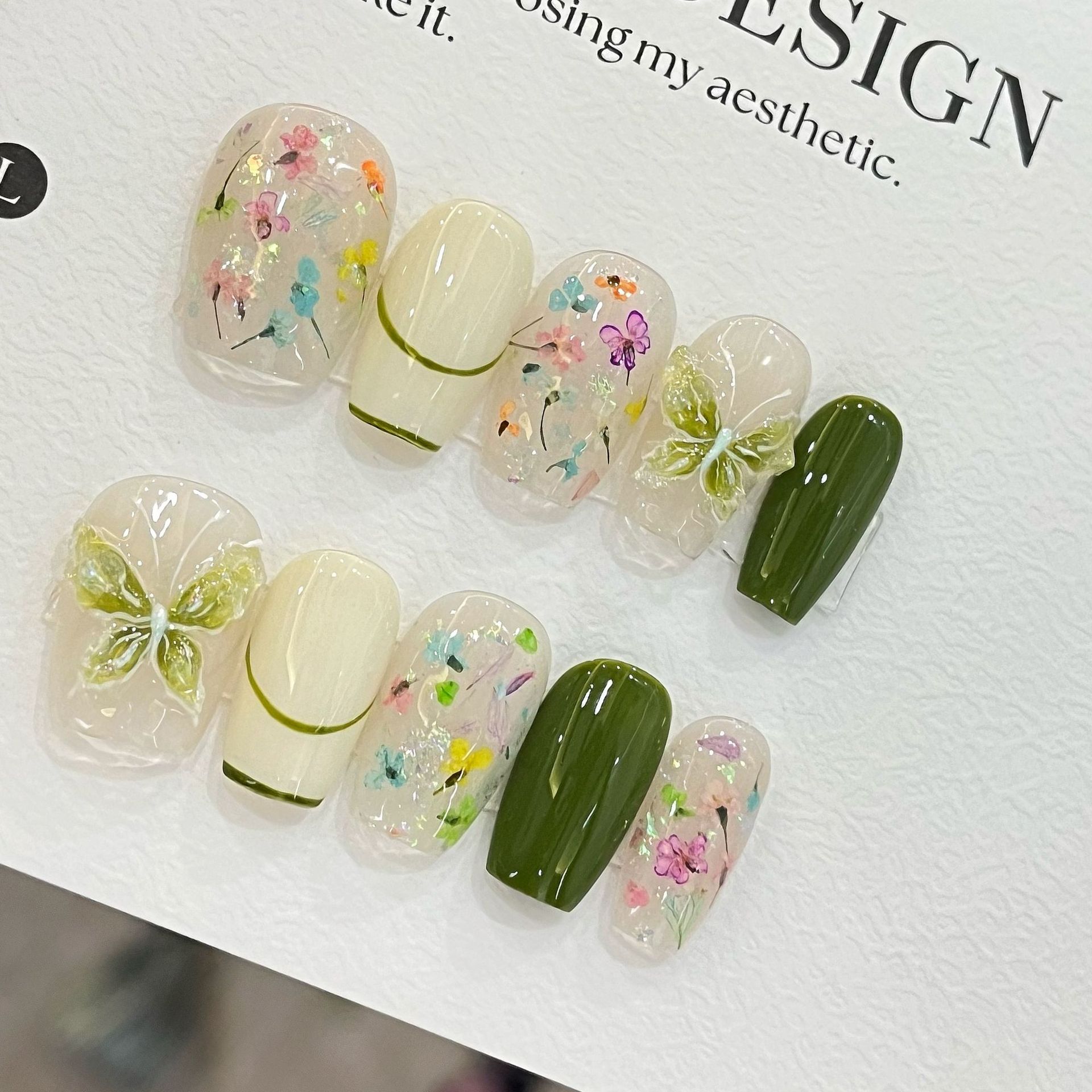 Pressed Flower Art - 10 faux ongles papillon fleuris, forme