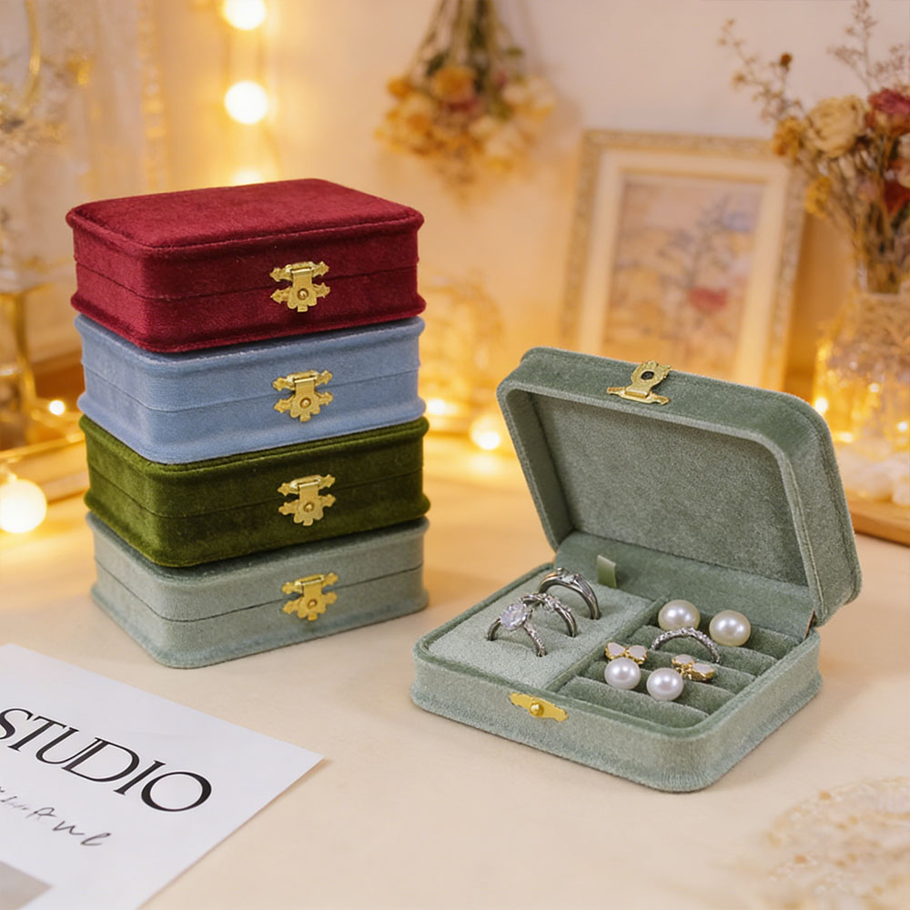 Boîte à bijoux en velours pers - Personalized Name Box avis et prix